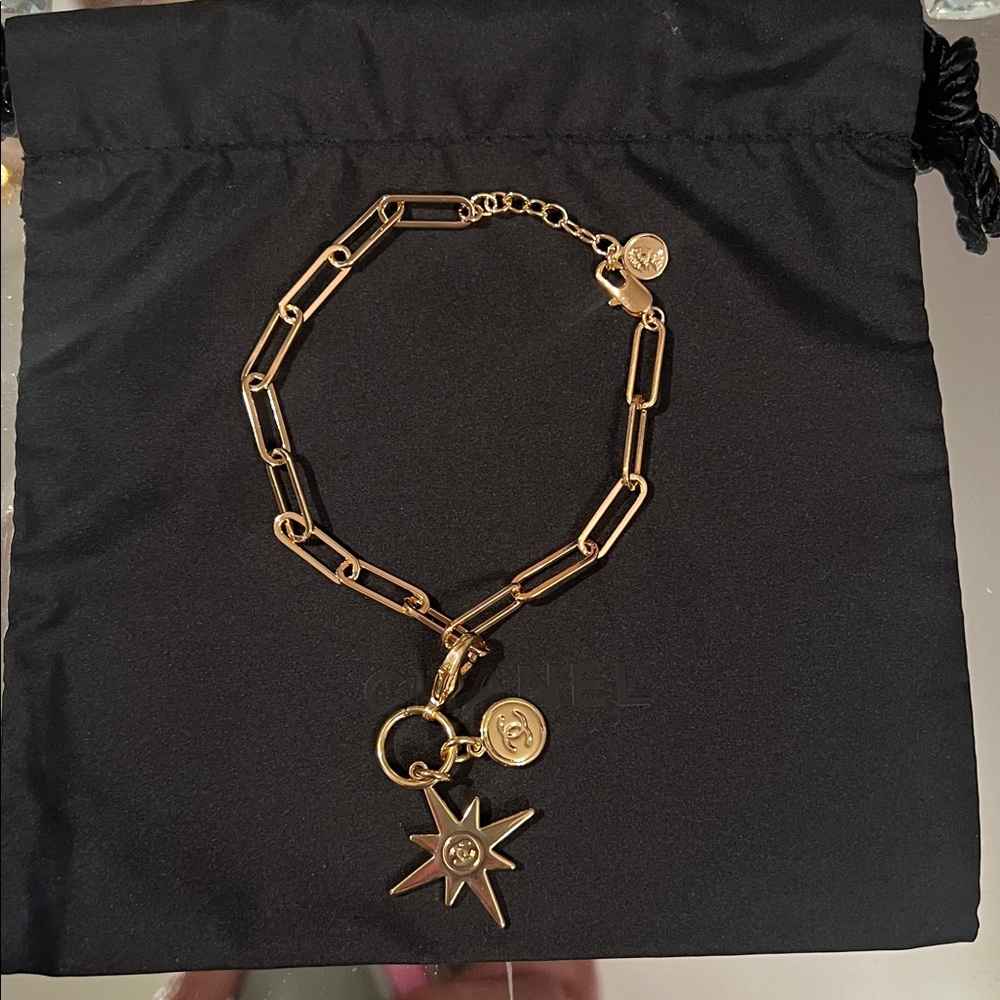 Gold Paperclip Charm Bracelet - Picture 5 of 5